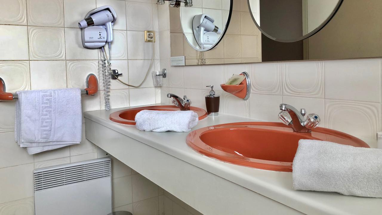 Logis Hotels - Hotel Et Restaurant Les Cordeliers Casteljaloux Zewnętrze zdjęcie
