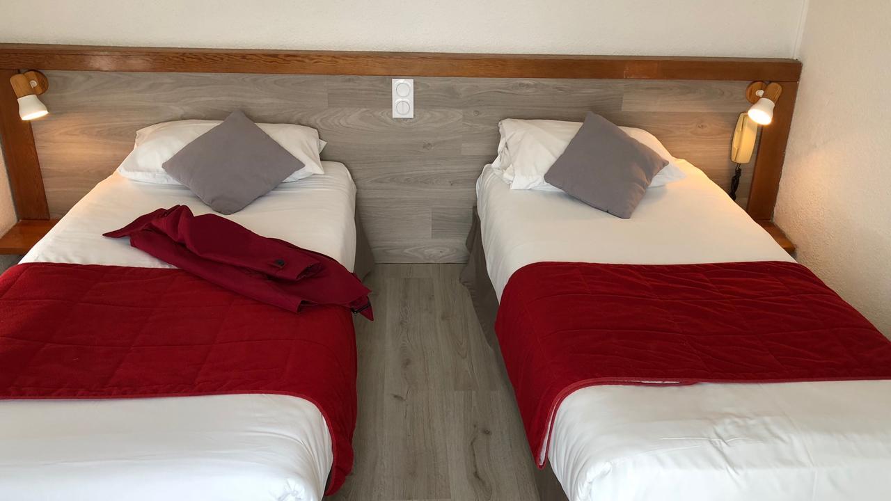 Logis Hotels - Hotel Et Restaurant Les Cordeliers Casteljaloux Zewnętrze zdjęcie