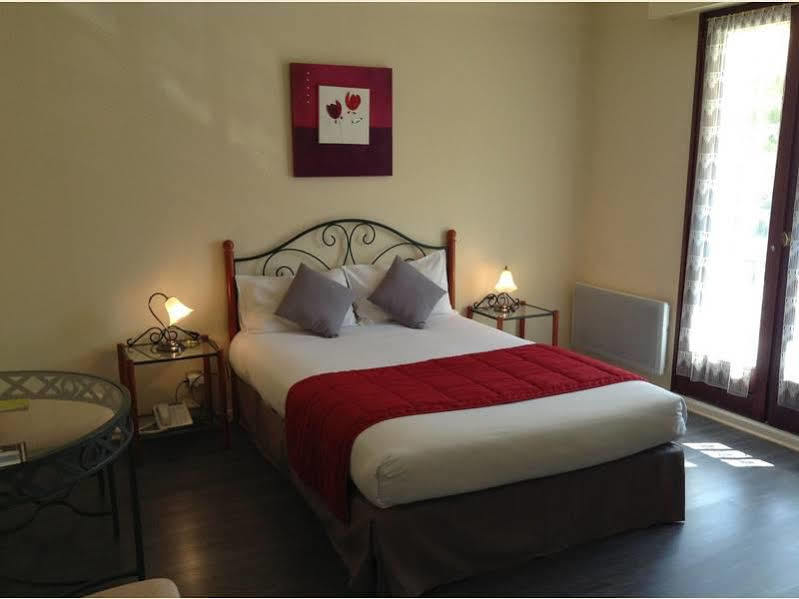 Logis Hotels - Hotel Et Restaurant Les Cordeliers Casteljaloux Zewnętrze zdjęcie
