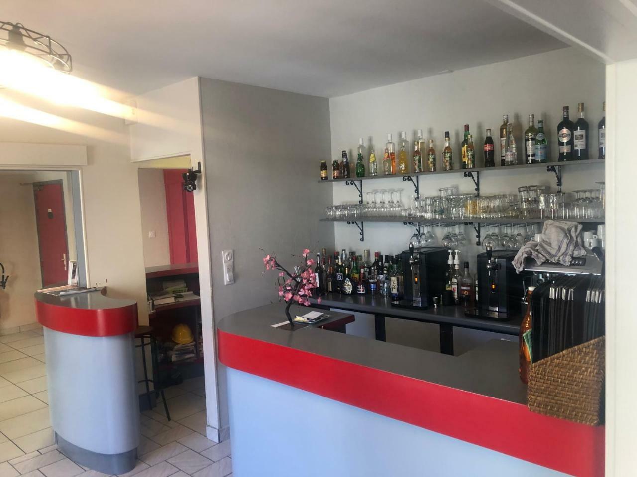Logis Hotels - Hotel Et Restaurant Les Cordeliers Casteljaloux Zewnętrze zdjęcie